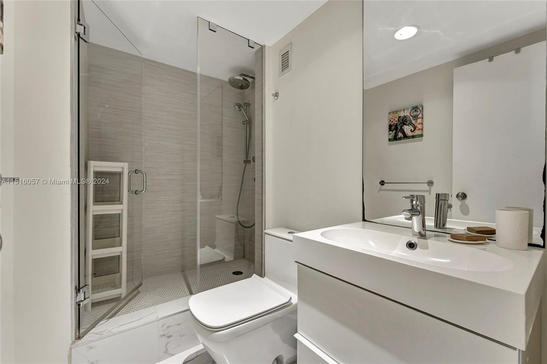 Recently Sold: $670,000 (2 beds, 2 baths, 1236 Square Feet)