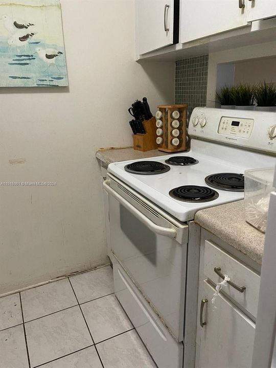 For Sale: $124,900 (1 beds, 1 baths, 625 Square Feet)