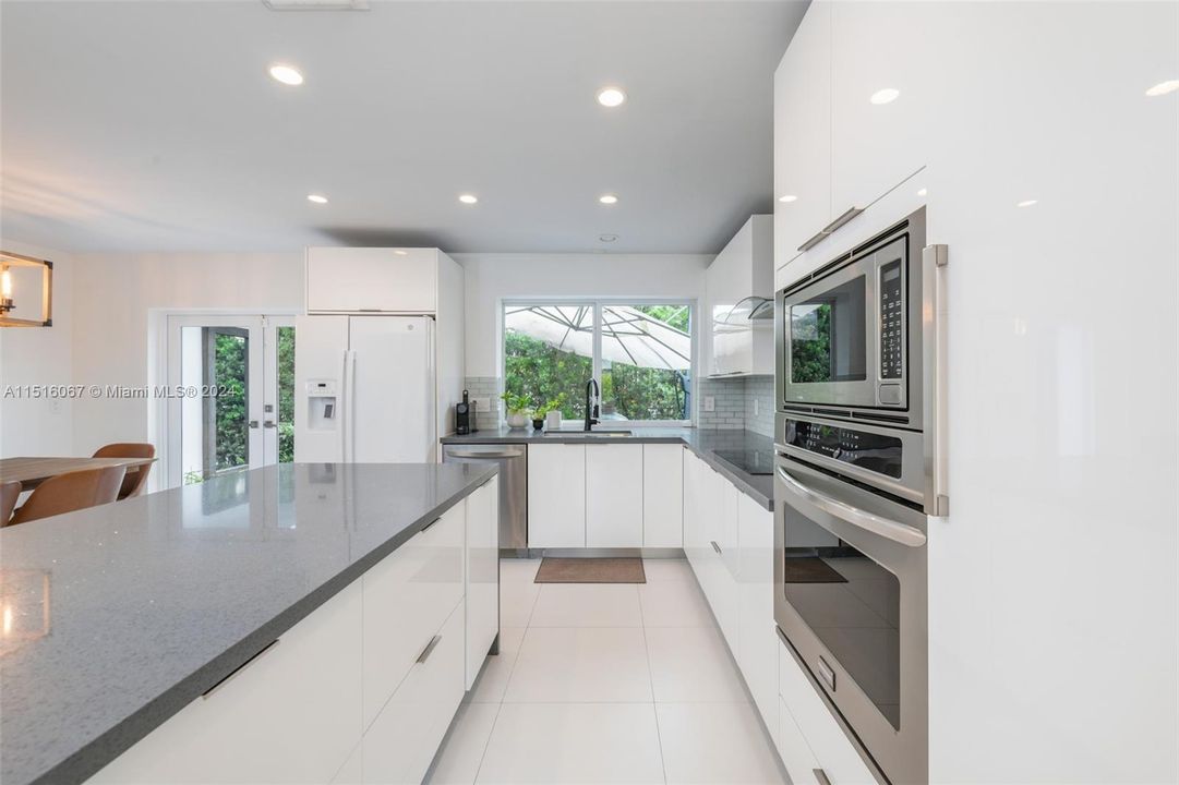 Active With Contract: $3,200,000 (4 beds, 3 baths, 2379 Square Feet)