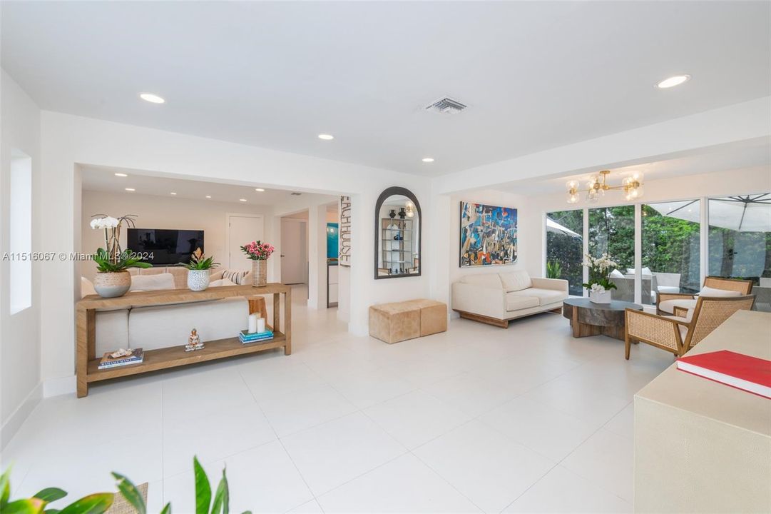 Recently Sold: $3,200,000 (4 beds, 3 baths, 2379 Square Feet)