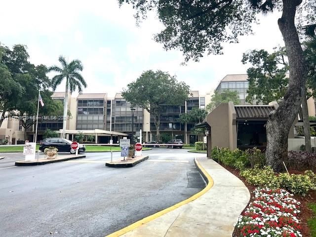 Guard Gated entry 24/7