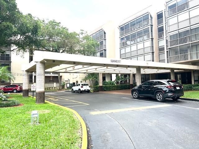 Recently Sold: $349,000 (2 beds, 2 baths, 1785 Square Feet)