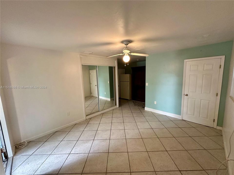 Recently Rented: $850 (0 beds, 1 baths, 1575 Square Feet)