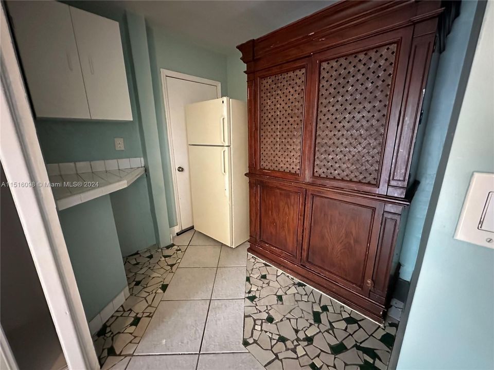 Recently Rented: $850 (0 beds, 1 baths, 1575 Square Feet)