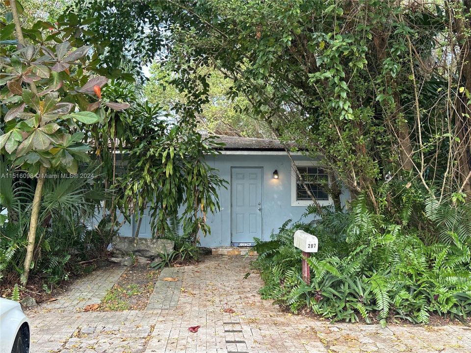 Recently Rented: $850 (0 beds, 1 baths, 1575 Square Feet)