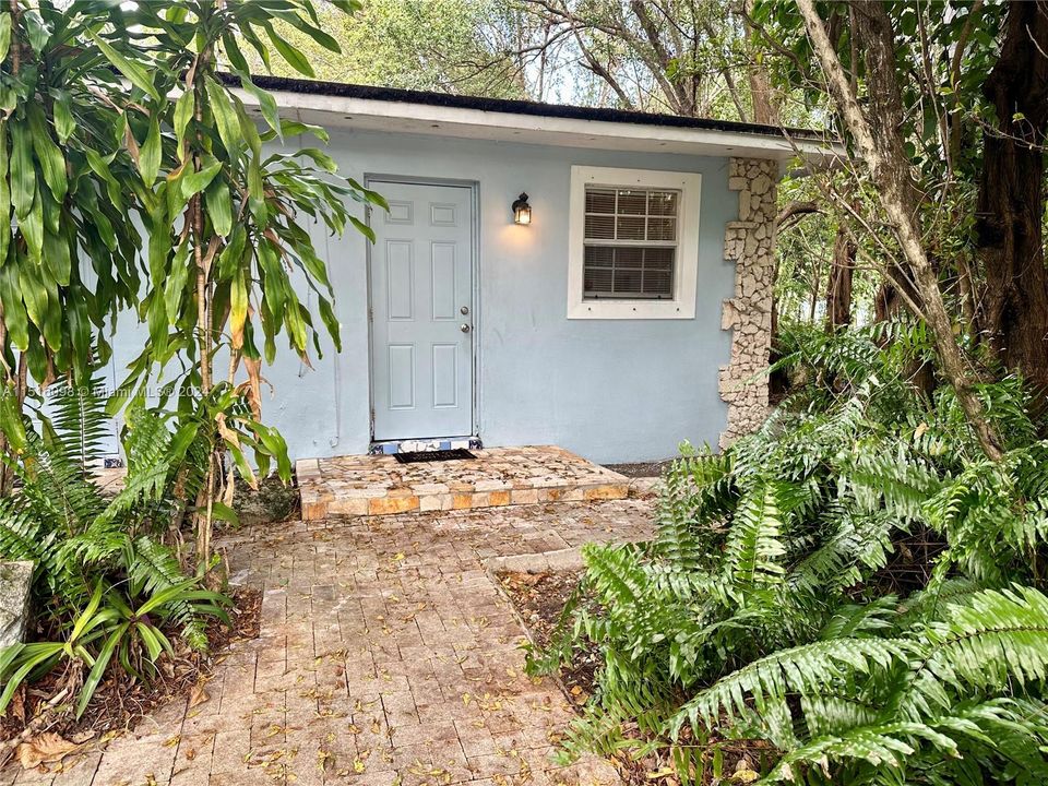 Recently Rented: $850 (0 beds, 1 baths, 1575 Square Feet)