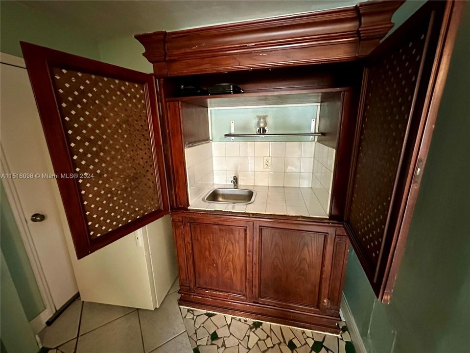 Recently Rented: $850 (0 beds, 1 baths, 1575 Square Feet)