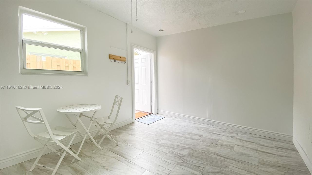 Недавно арендовано: $1,300 (0 спален, 1 ванн, 250 Квадратных фут)