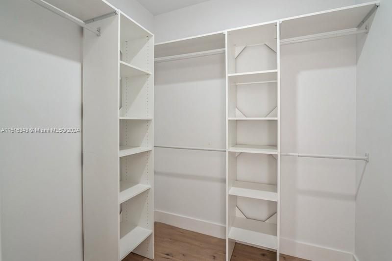 Recently Rented: $7,000 (4 beds, 3 baths, 2335 Square Feet)