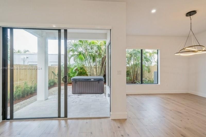 Recently Rented: $7,000 (4 beds, 3 baths, 2335 Square Feet)