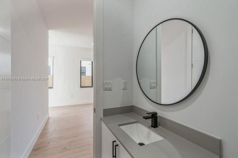 Recently Rented: $7,000 (4 beds, 3 baths, 2335 Square Feet)