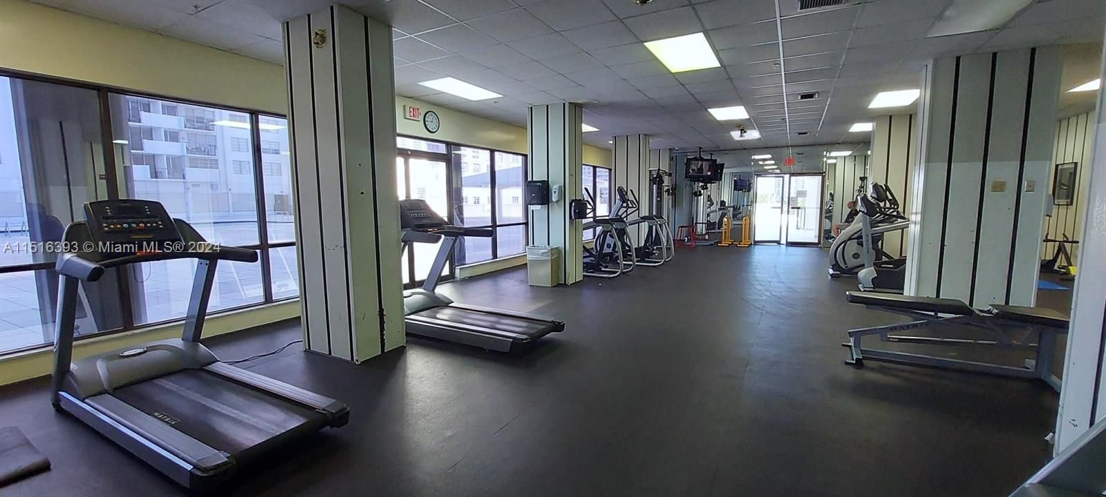 For Sale: $310,000 (2 beds, 2 baths, 1300 Square Feet)