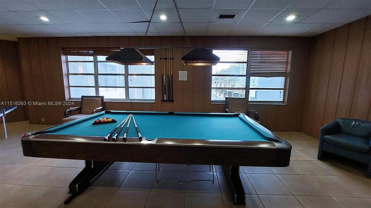 For Sale: $310,000 (2 beds, 2 baths, 1300 Square Feet)