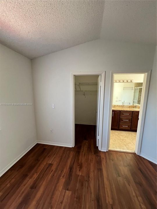 Recently Rented: $3,600 (4 beds, 2 baths, 1912 Square Feet)