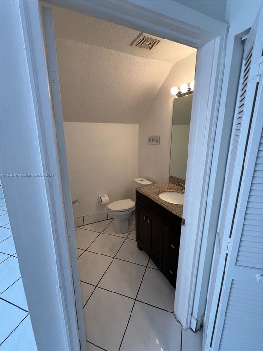 Recently Rented: $3,600 (4 beds, 2 baths, 1912 Square Feet)