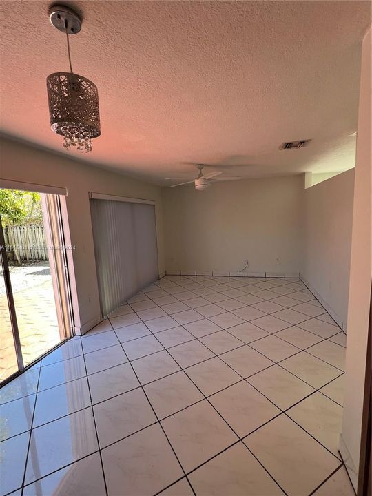 Recently Rented: $3,600 (4 beds, 2 baths, 1912 Square Feet)