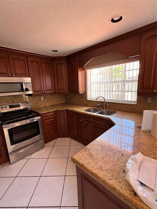 Recently Rented: $3,600 (4 beds, 2 baths, 1912 Square Feet)