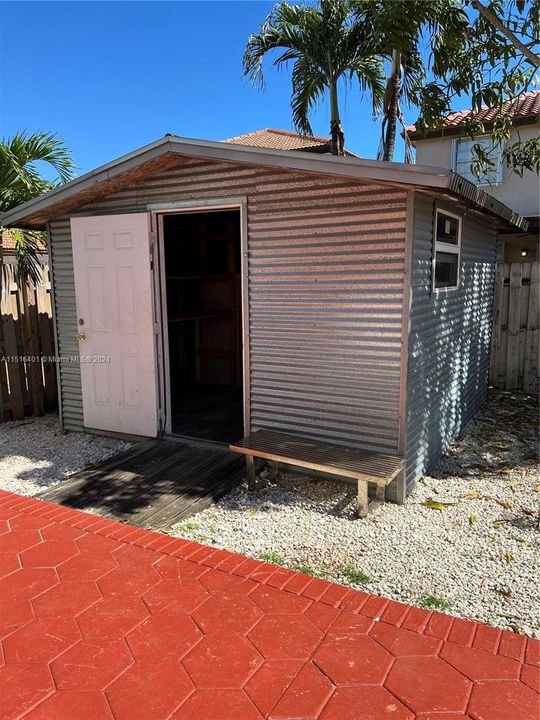 Recently Rented: $3,600 (4 beds, 2 baths, 1912 Square Feet)