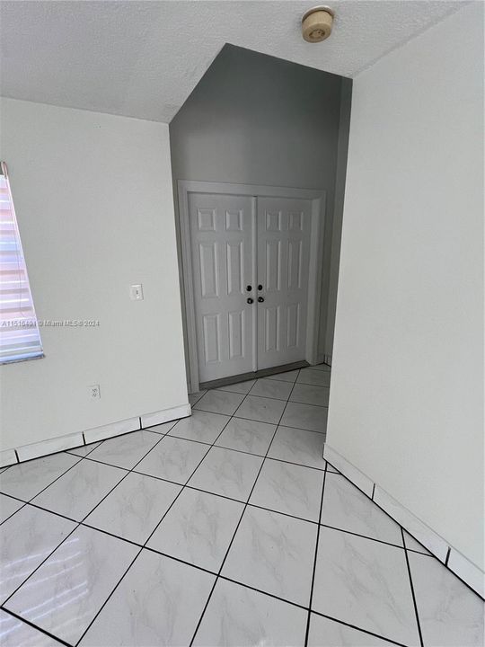 Recently Rented: $3,600 (4 beds, 2 baths, 1912 Square Feet)