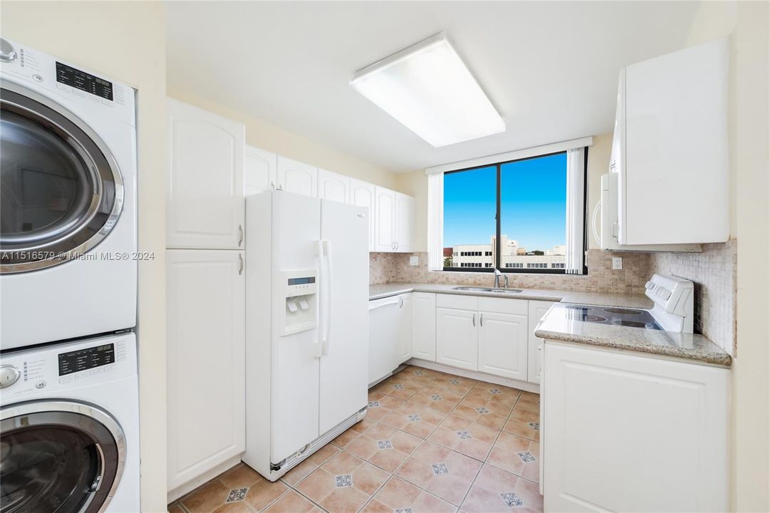 For Sale: $796,500 (2 beds, 2 baths, 1606 Square Feet)