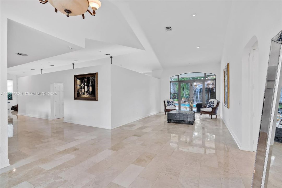 Recently Sold: $2,695,000 (4 beds, 4 baths, 4917 Square Feet)