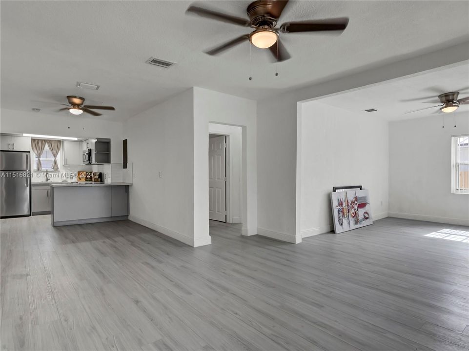 Recently Rented: $3,200 (3 beds, 2 baths, 1722 Square Feet)