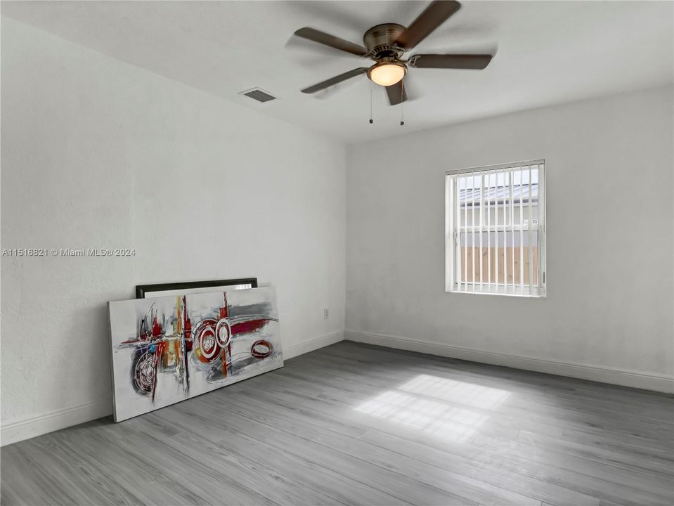 Recently Rented: $3,200 (3 beds, 2 baths, 1722 Square Feet)