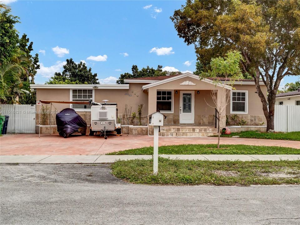 Recently Rented: $3,200 (3 beds, 2 baths, 1722 Square Feet)