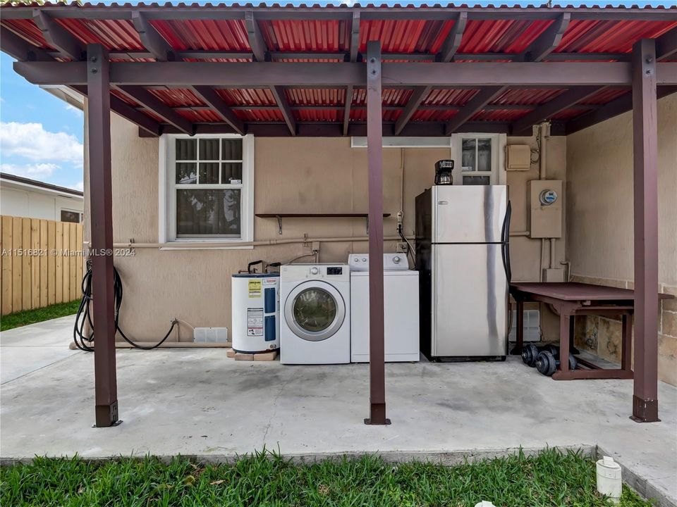 Recently Rented: $3,200 (3 beds, 2 baths, 1722 Square Feet)