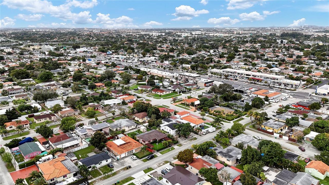 Recently Rented: $3,200 (3 beds, 2 baths, 1722 Square Feet)