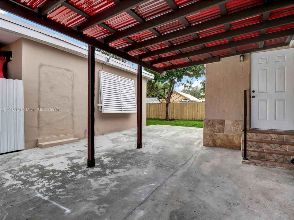 Recently Rented: $3,200 (3 beds, 2 baths, 1722 Square Feet)