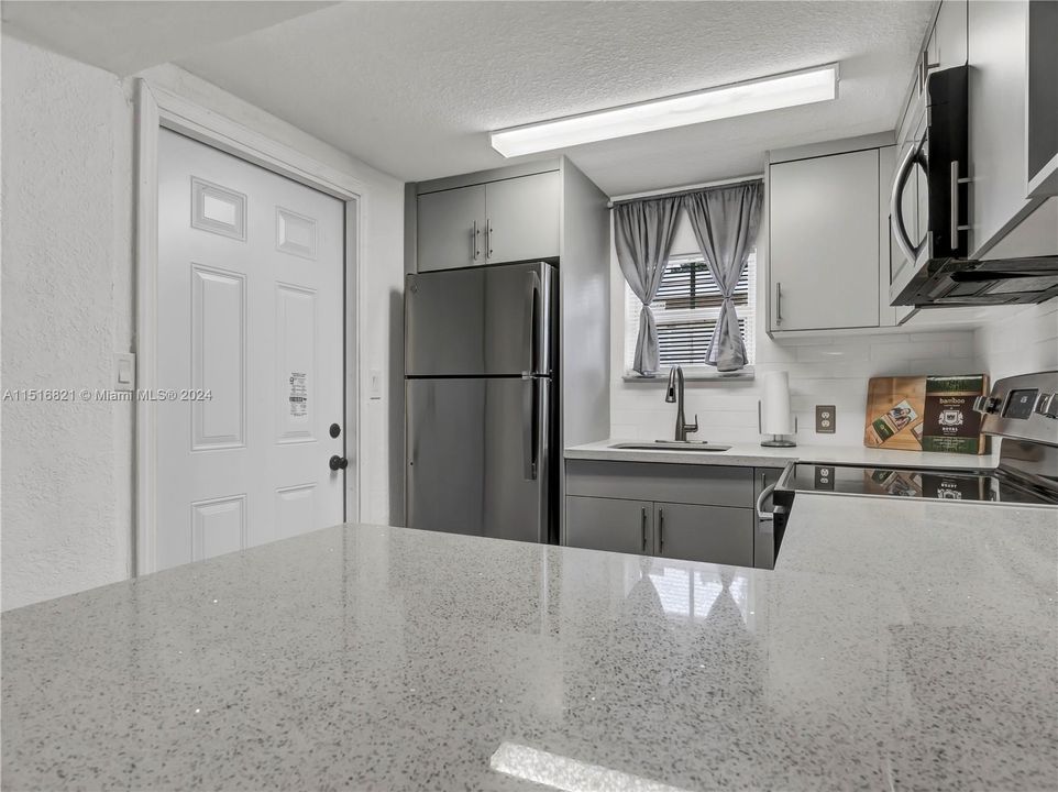 Recently Rented: $3,200 (3 beds, 2 baths, 1722 Square Feet)