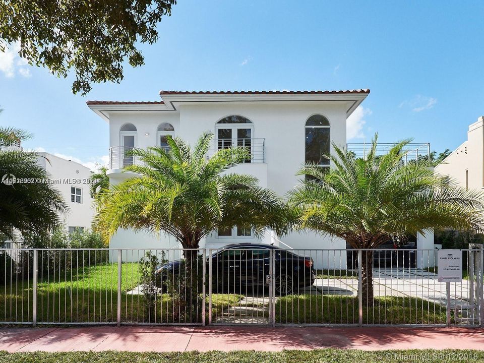 Recently Sold: $3,200,000 (4 beds, 5 baths, 3663 Square Feet)