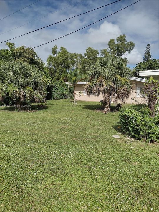 最近售出: $425,000 (3 贝兹, 2 浴室, 1586 平方英尺)