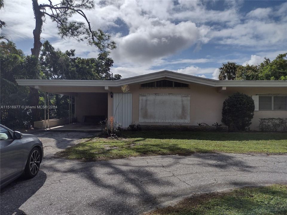 最近售出: $425,000 (3 贝兹, 2 浴室, 1586 平方英尺)