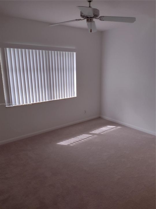 最近售出: $425,000 (3 贝兹, 2 浴室, 1586 平方英尺)