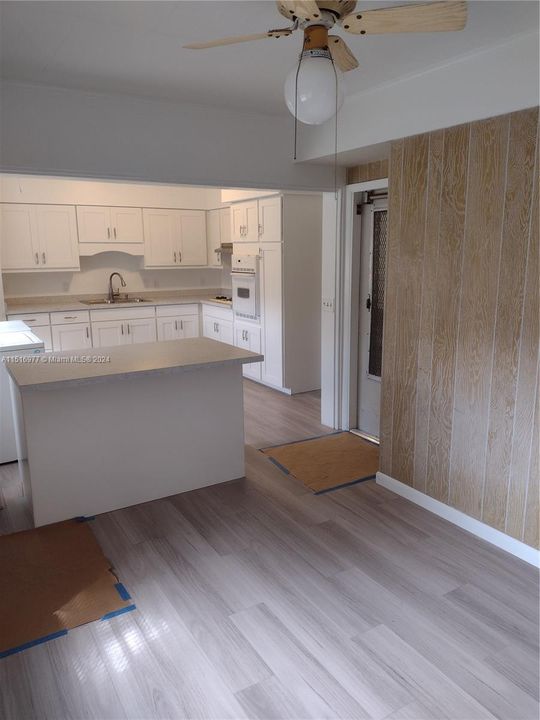 最近售出: $425,000 (3 贝兹, 2 浴室, 1586 平方英尺)