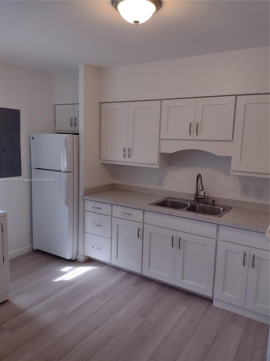 最近售出: $425,000 (3 贝兹, 2 浴室, 1586 平方英尺)