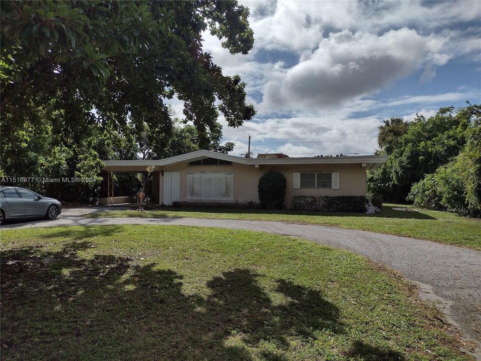 最近售出: $425,000 (3 贝兹, 2 浴室, 1586 平方英尺)