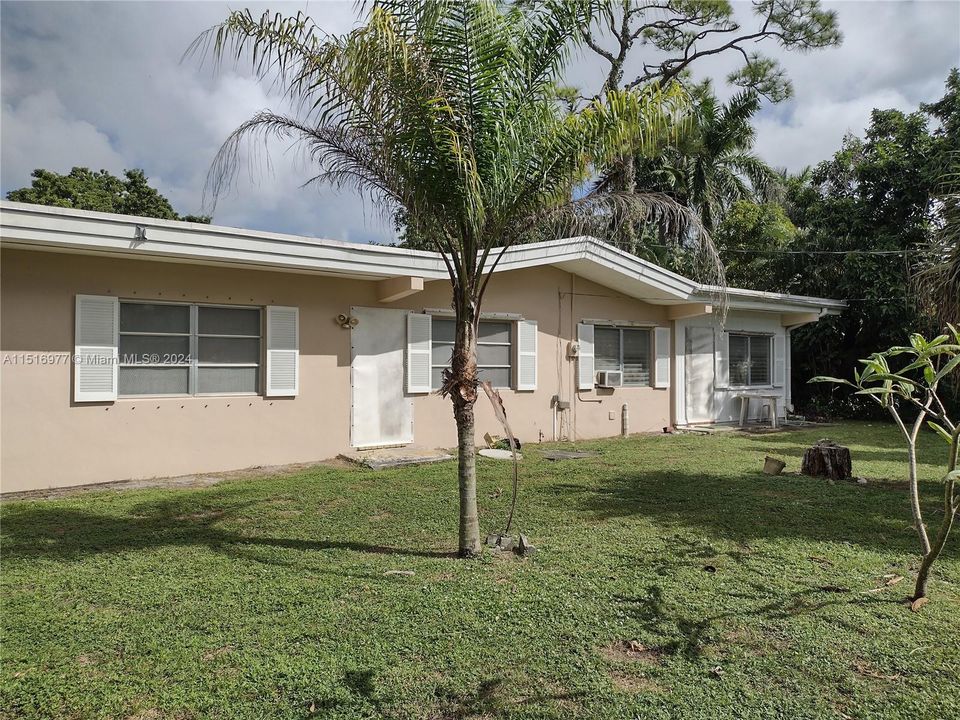 最近售出: $425,000 (3 贝兹, 2 浴室, 1586 平方英尺)