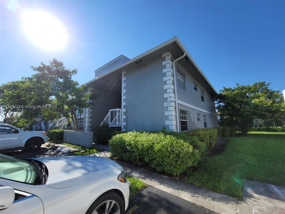 Recently Rented: $2,250 (3 beds, 2 baths, 1064 Square Feet)