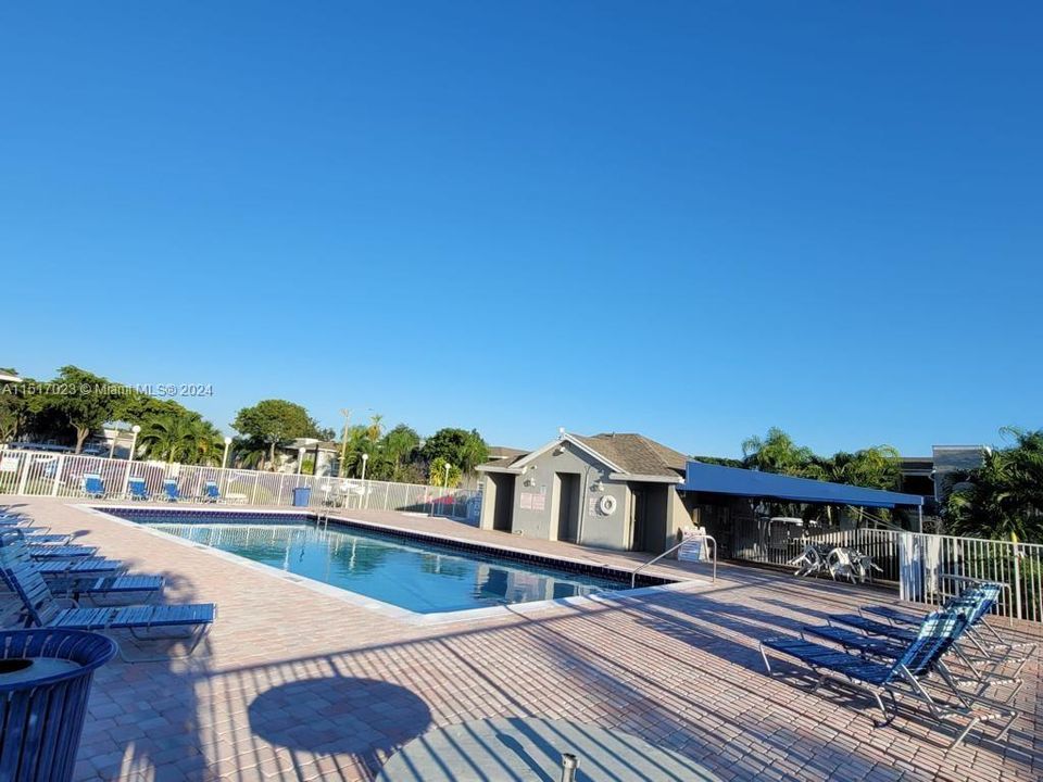 Recently Rented: $2,250 (3 beds, 2 baths, 1064 Square Feet)