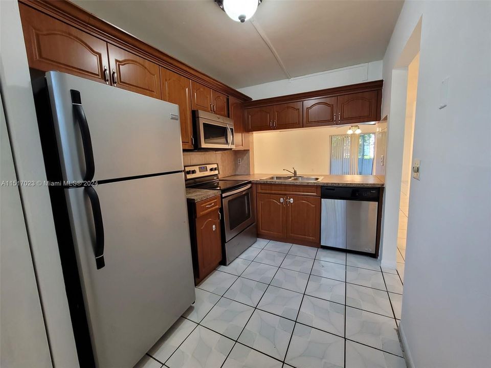 Recently Rented: $2,250 (3 beds, 2 baths, 1064 Square Feet)