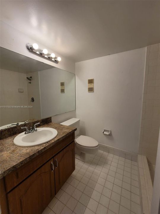 Recently Rented: $2,250 (3 beds, 2 baths, 1064 Square Feet)