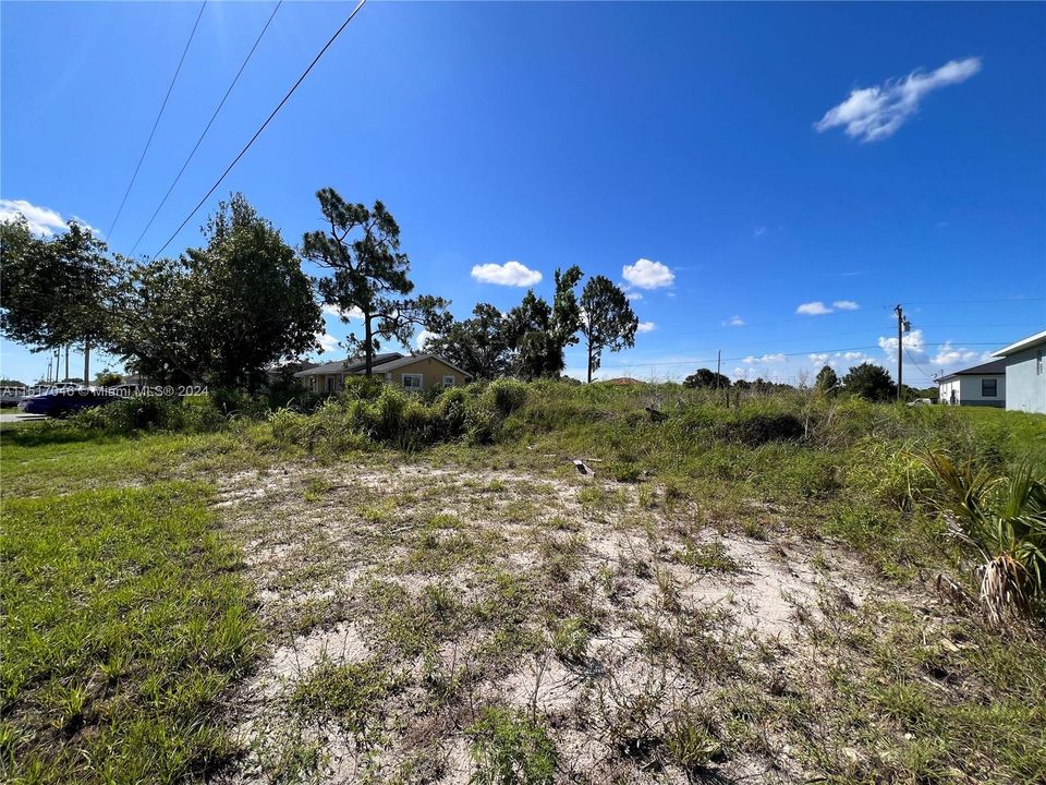 Activo con contrato: $19,000 (0.25 acres)