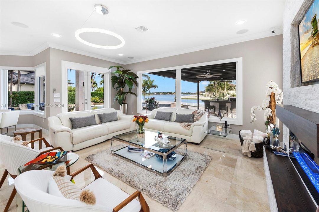 Recently Sold: $1,995,000 (5 beds, 4 baths, 4264 Square Feet)