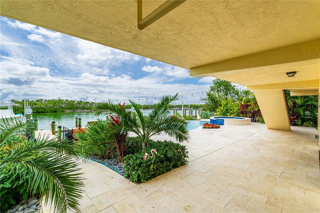 Recently Sold: $3,699,000 (3 beds, 3 baths, 2051 Square Feet)