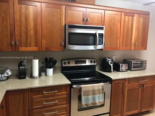 Recently Rented: $3,600 (3 beds, 2 baths, 1492 Square Feet)