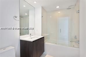 Recientemente alquilado: $8,500 (3 camas, 3 baños, 1526 Pies cuadrados)