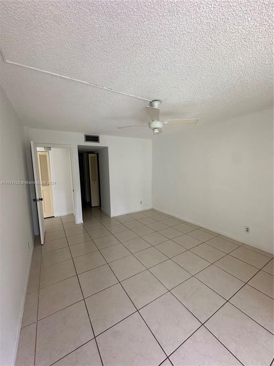 Active With Contract: $170,000 (2 beds, 2 baths, 1040 Square Feet)